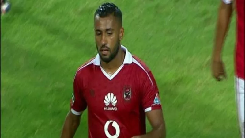 رغم تدخل الكبار.. الأهلي يتمسك بقراراته ضد عاشور ويرفض العفو