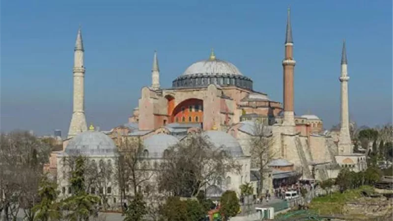 أردوغان يستفز العالم ويصر على تحويل ”أيا صوفيا” إلى مسجد
